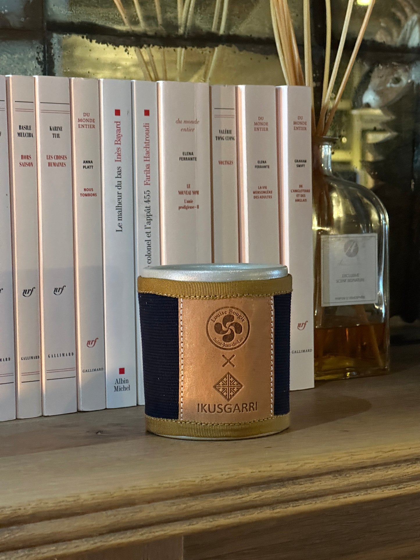 BOUGIE SENTEUR PIN - CANVAS MARINE - GROS GRAIN GOLD - CUIR VEGETAL