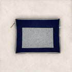 SOPORTE PARA ORDENADOR CANVAS MARINO – CANVAS GRIS – DRAP DE BONNEVAL GRIS ARPIN 1817