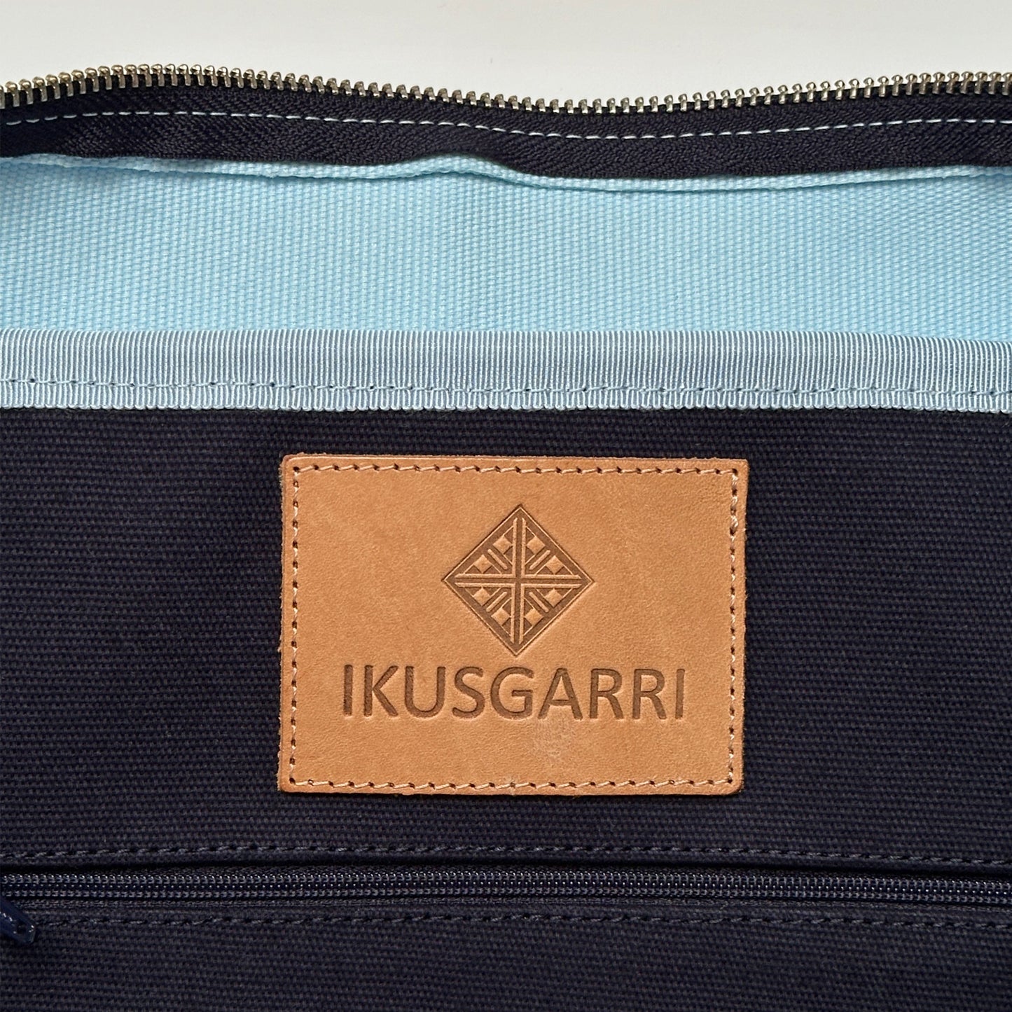 TOTE BAG GM VOYAGE CANVAS MARINE – CANVAS BLEU PÂLE – CANVAS BLEU PÂLE