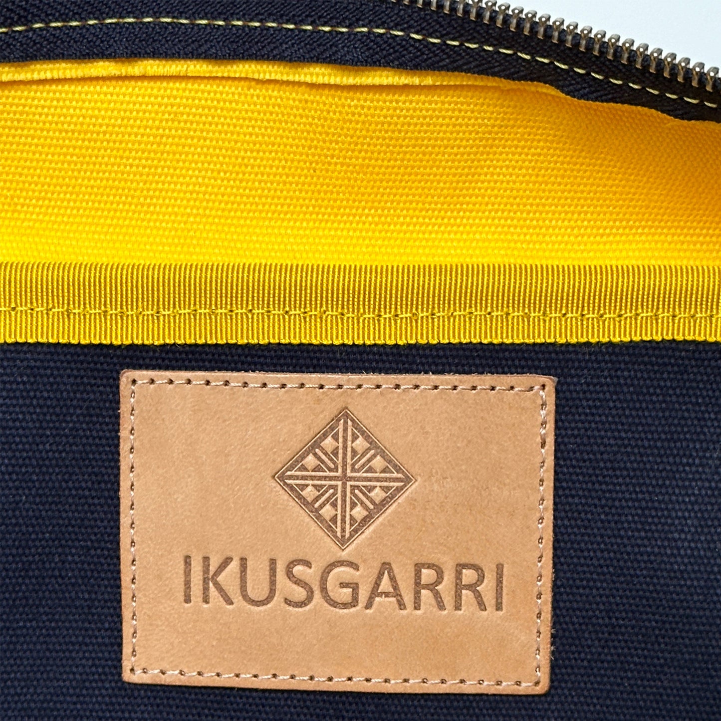 TOTE GM VOYAGE CANVAS MARINO – CANVAS AMARILLO – CANVAS AMARILLO