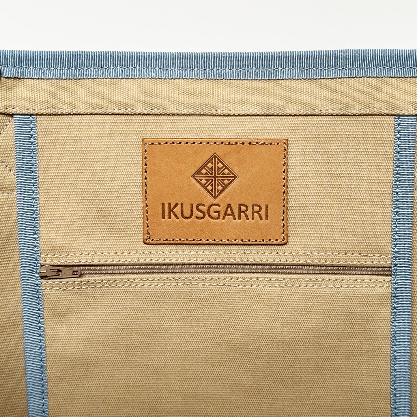 TOTE BAG XL RAPHIA – CANVAS BLEU PÂLE – TOILE INDIGO LARTIGUE 1910